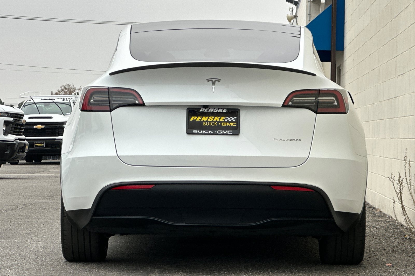 Used 2023 Tesla Model Y Long Range AWD/4WD image 5