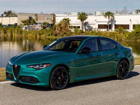 New 2025 Alfa Romeo Giulia w/ Veloce Package Rwd image 7