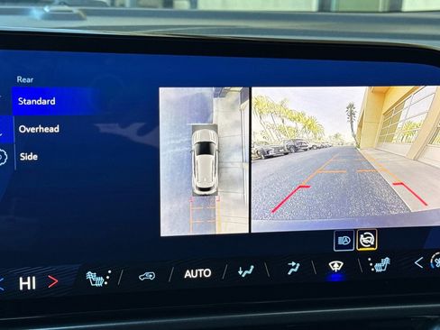 Used 2025 Chevrolet Equinox EV LT w/ Comfort Package AWD/4WD image 21