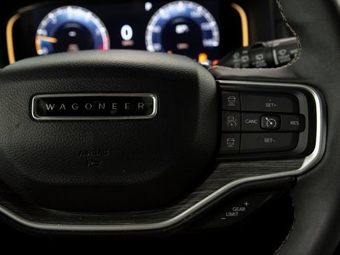 Used 2024 Jeep Wagoneer Series II w/ Flexible Seating Group RWD image 31