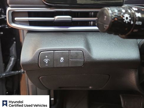 Certified 2025 Hyundai Elantra SEL FWD image 27