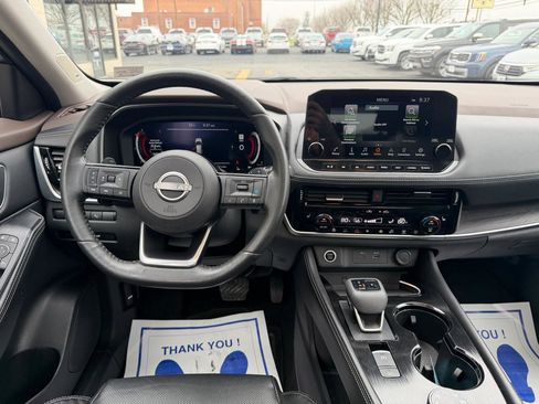 Used 2022 Nissan Rogue Platinum w/ Head-Up Display Package image 11