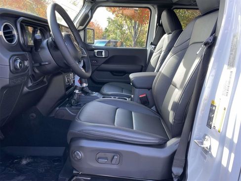 New 2026 Jeep Wrangler Unlimited Sahara image 24