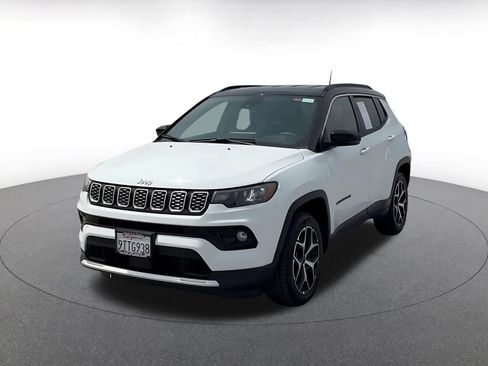 Used 2025 Jeep Compass Limited AWD/4WD image 6