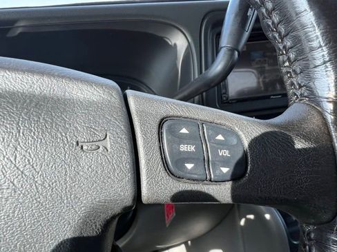 Used 2006 Chevrolet Avalanche LT AWD/4WD image 14