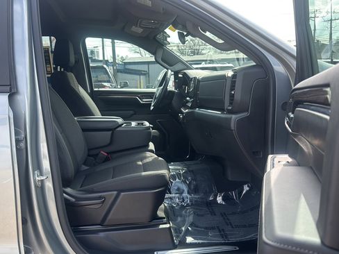 Used 2024 Chevrolet Silverado 1500 LT image 14