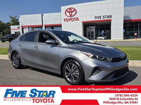 Used 2022 Kia Forte LXS FWD image 1