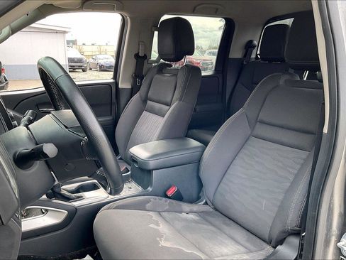 Certified 2022 Nissan Frontier SV image 5