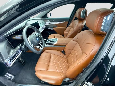 Certified 2024 BMW i7 M70 w/ Executive Package image 18