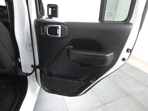 Used 2022 Jeep Gladiator Sport AWD/4WD image 31