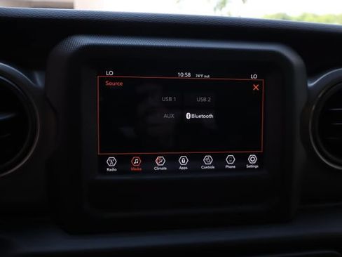 Used 2022 Jeep Gladiator Sport AWD/4WD image 24
