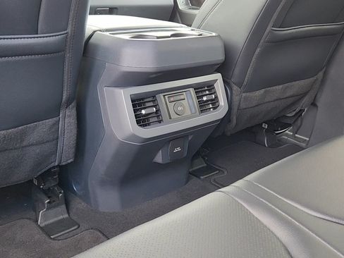 Used 2026 Ford F250 Lariat AWD/4WD image 17