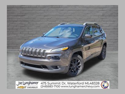 Used 2017 Jeep Cherokee Latitude w/ Safety/Convenience Group
