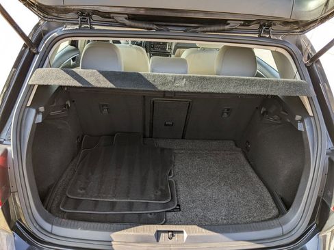 Used 2018 Volkswagen Golf S image 25