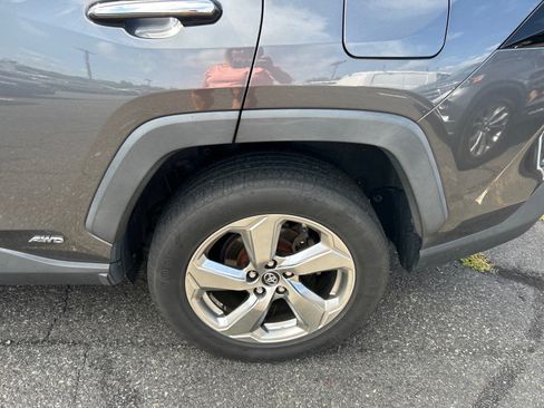 Used 2019 Toyota RAV4 Limited w/ Carpet Mat Package AWD/4WD image 9