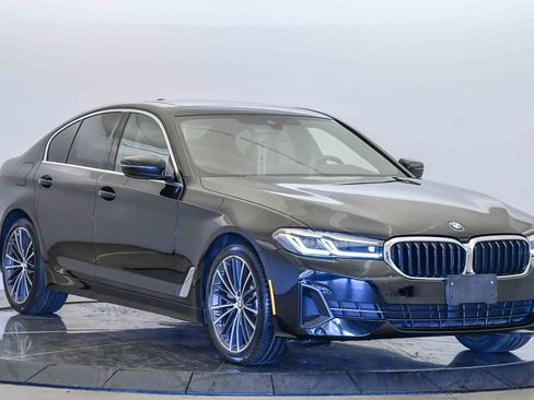 Certified 2022 BMW 530i w/ Convenience Package image 6