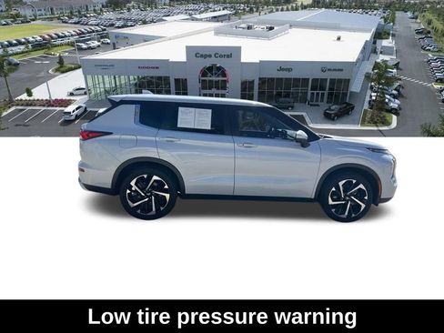 Used 2023 Mitsubishi Outlander SE image 9