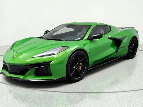 New 2027 Chevrolet Corvette Grand Sport w/ Battery Protection Package RWD image 1