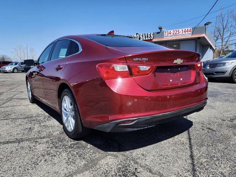 Used 2018 Chevrolet Malibu LT w/ Driver Confidence Package FWD image 4