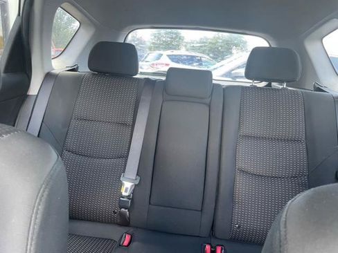 Used 2012 Hyundai Elantra GLS FWD image 18
