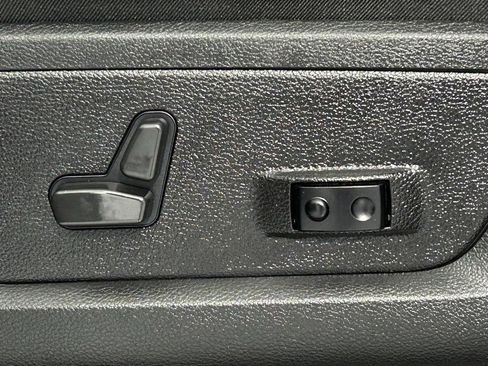 Used 2023 RAM 3500 Laramie AWD/4WD image 33