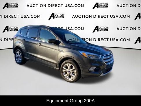 Used 2018 Ford Escape SE image 2