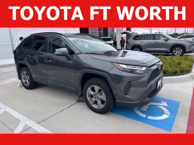 Used 2022 Toyota RAV4 XLE w/ Convenience Package AWD/4WD image 1