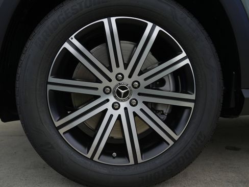 New 2026 Mercedes-Benz GLE 450e 4MATIC image 12