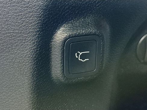 Used 2022 Jeep Cherokee Limited w/ Mopar Interior Package image 29