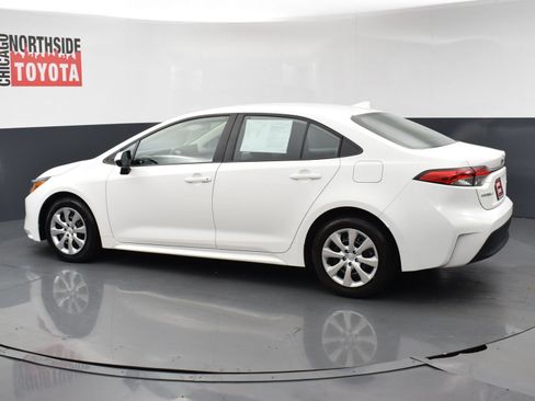 Used 2025 Toyota Corolla LE FWD image 2