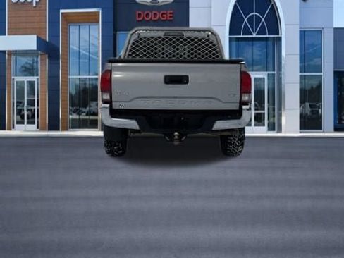 Used 2019 Toyota Tacoma SR5 image 5