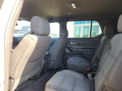 Used 2023 Chevrolet Traverse LT image 12