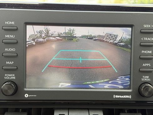 Used 2022 Toyota RAV4 XLE Premium image 11