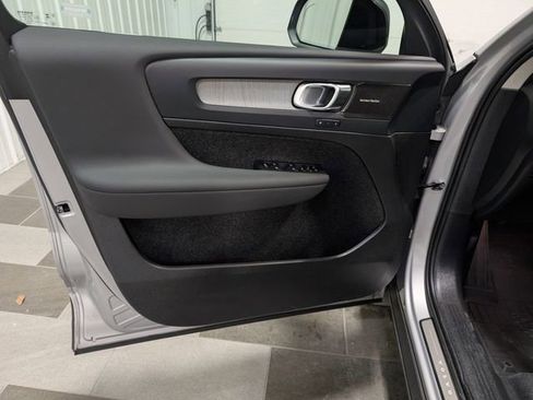 Used 2024 Volvo XC40 B5 Ultimate w/ Protection Package Premier image 13