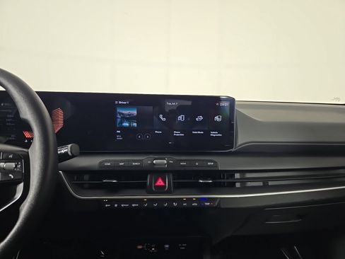 Used 2025 Kia K4 FWD image 11