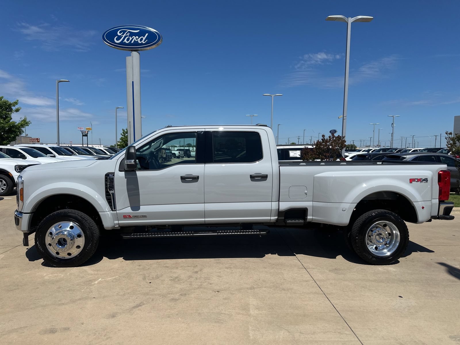 Used 2026 Ford F450 XLT w/ FX4 Off-Road Package AWD/4WD image 2