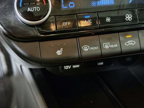 Used 2024 Hyundai Elantra SEL w/ Convenience Package FWD image 11