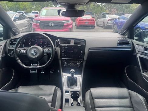 Used 2018 Volkswagen Golf R 4-Door AWD/4WD image 10