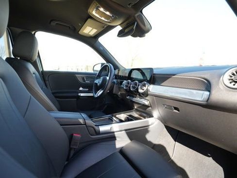 Certified 2025 Mercedes-Benz GLB 250 image 40