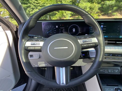 Used 2024 Hyundai Kona Limited FWD image 14