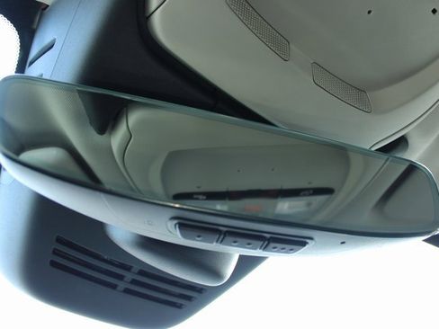 Used 2025 Volvo XC60 B5 Plus image 30