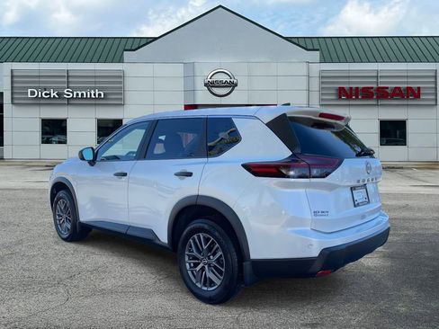 Used 2025 Nissan Rogue S image 4