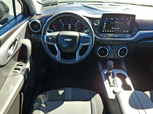 Used 2025 Chevrolet Blazer LT image 11