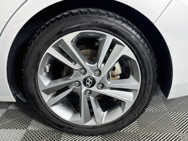 Used 2017 Hyundai Elantra Limited w/ Limited Tech Package 04 FWD image 38
