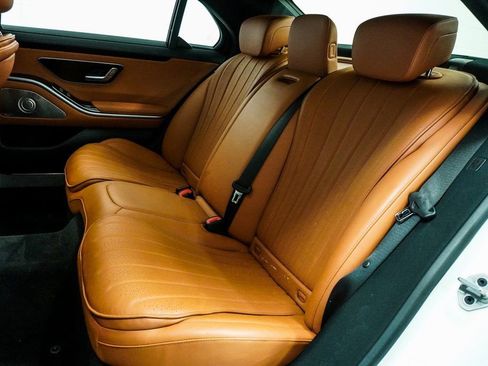 Used 2022 Mercedes-Benz S 500 4MATIC image 8