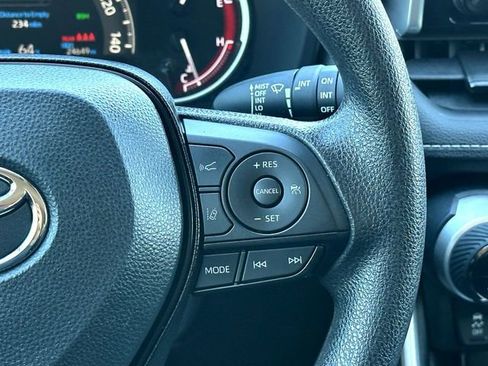 Certified 2025 Toyota RAV4 XLE FWD image 23