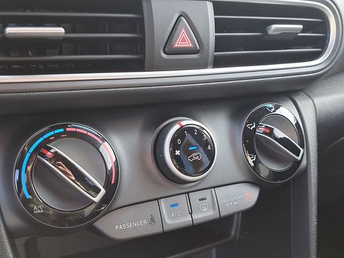 Used 2020 Hyundai Kona SEL image 22