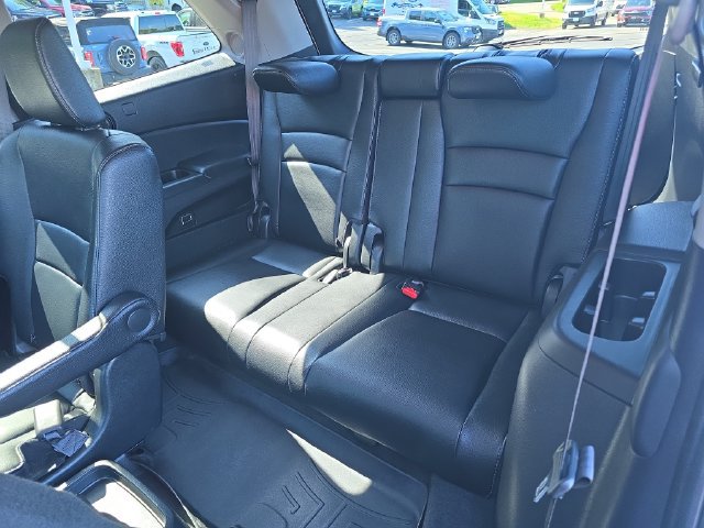 Used 2019 Honda Pilot Touring image 12