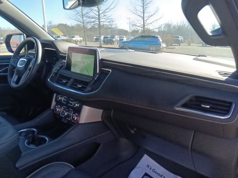 Used 2023 GMC Yukon SLT image 37