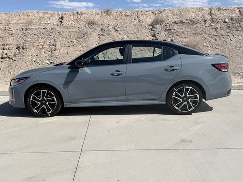 New 2025 Nissan Sentra SR image 4